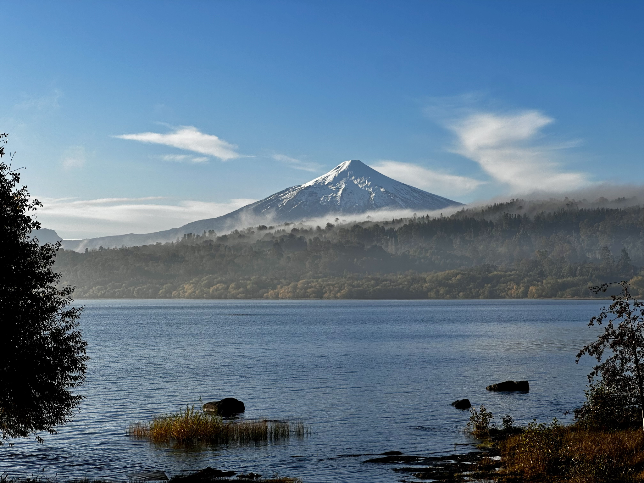 Lago y volcán del sur de Chile